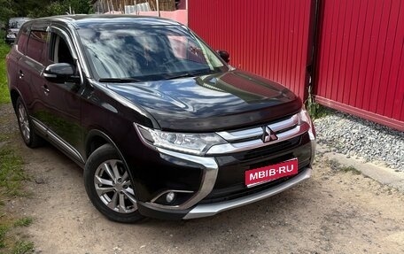 Mitsubishi Outlander III рестайлинг 3, 2017 год, 1 620 000 рублей, 1 фотография