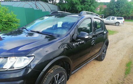 Renault Sandero II рестайлинг, 2016 год, 885 000 рублей, 3 фотография