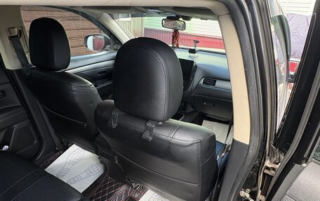 Mitsubishi Outlander III рестайлинг 3, 2017 год, 1 620 000 рублей, 4 фотография