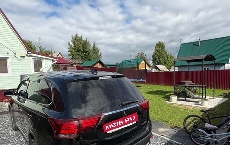 Mitsubishi Outlander III рестайлинг 3, 2017 год, 1 620 000 рублей, 9 фотография