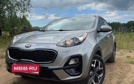KIA Sportage IV рестайлинг, 2019 год, 2 400 000 рублей, 2 фотография