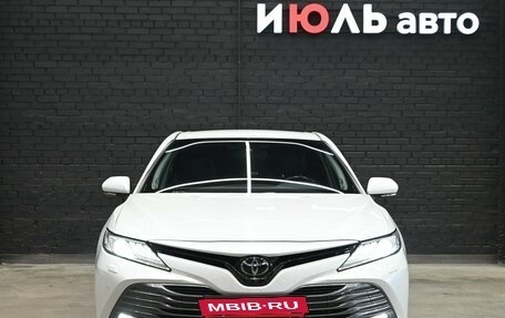 Toyota Camry, 2018 год, 2 990 000 рублей, 2 фотография