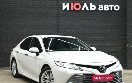 Toyota Camry, 2018 год, 2 990 000 рублей, 3 фотография