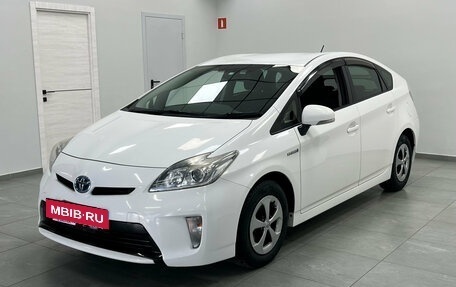 Toyota Prius, 2015 год, 1 270 000 рублей, 4 фотография