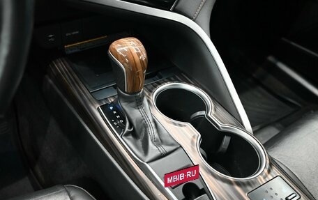Toyota Camry, 2018 год, 2 990 000 рублей, 15 фотография