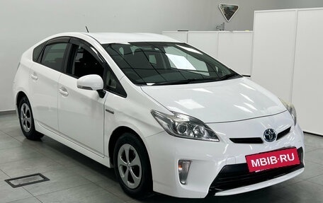 Toyota Prius, 2015 год, 1 270 000 рублей, 6 фотография