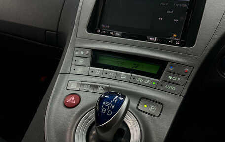 Toyota Prius, 2015 год, 1 270 000 рублей, 18 фотография