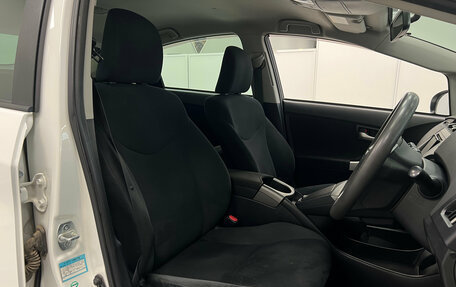 Toyota Prius, 2015 год, 1 270 000 рублей, 19 фотография