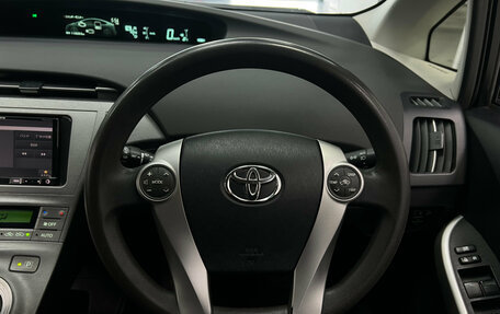 Toyota Prius, 2015 год, 1 270 000 рублей, 15 фотография