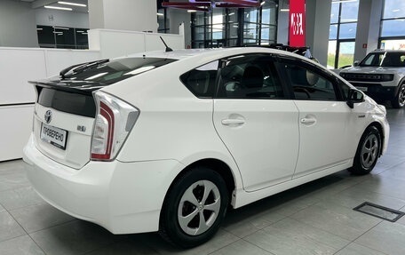 Toyota Prius, 2015 год, 1 270 000 рублей, 9 фотография