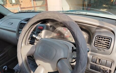 Suzuki Escudo III, 1997 год, 500 000 рублей, 8 фотография