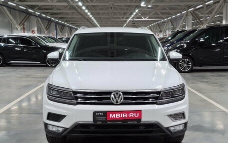 Volkswagen Tiguan II, 2016 год, 1 999 000 рублей, 6 фотография