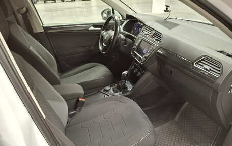 Volkswagen Tiguan II, 2016 год, 1 999 000 рублей, 15 фотография