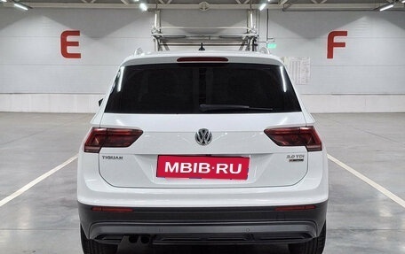 Volkswagen Tiguan II, 2016 год, 1 999 000 рублей, 10 фотография