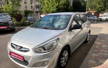 Hyundai Solaris II рестайлинг, 2011 год, 760 000 рублей, 1 фотография