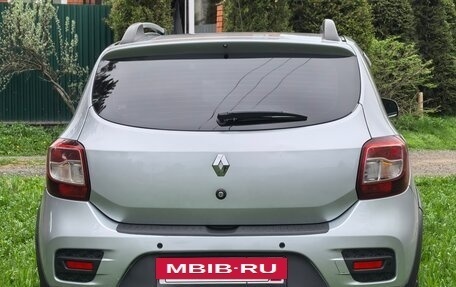 Renault Sandero II рестайлинг, 2022 год, 900 000 рублей, 6 фотография