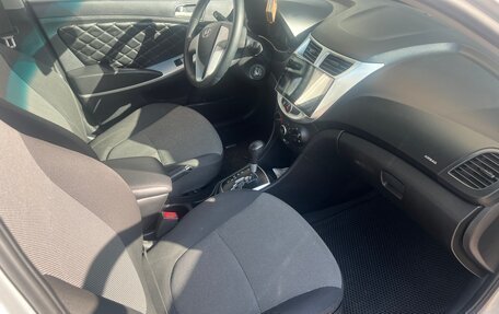 Hyundai Solaris II рестайлинг, 2011 год, 760 000 рублей, 8 фотография