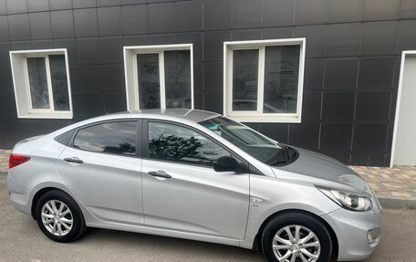 Hyundai Solaris II рестайлинг, 2011 год, 760 000 рублей, 10 фотография