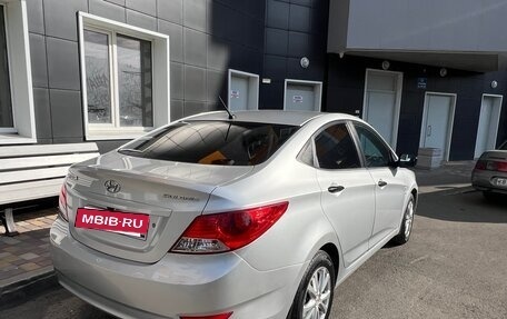 Hyundai Solaris II рестайлинг, 2011 год, 760 000 рублей, 4 фотография