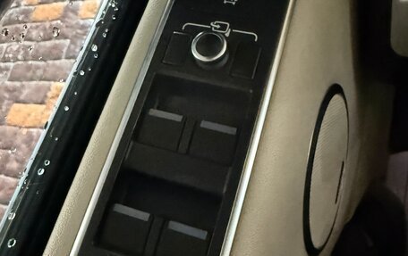 Land Rover Range Rover IV рестайлинг, 2016 год, 4 500 000 рублей, 7 фотография