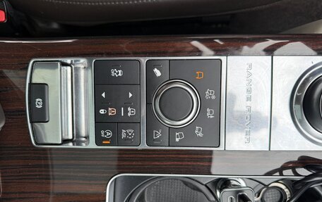 Land Rover Range Rover IV рестайлинг, 2016 год, 4 500 000 рублей, 18 фотография