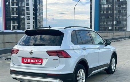 Volkswagen Tiguan II, 2018 год, 2 492 000 рублей, 5 фотография
