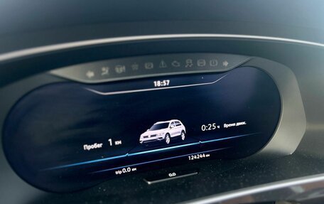 Volkswagen Tiguan II, 2018 год, 2 492 000 рублей, 14 фотография