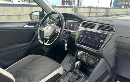 Volkswagen Tiguan II, 2018 год, 2 492 000 рублей, 23 фотография