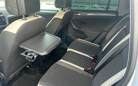 Volkswagen Tiguan II, 2018 год, 2 492 000 рублей, 19 фотография