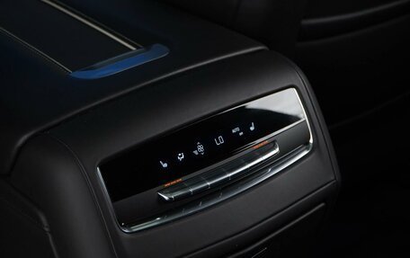 Cadillac Escalade V, 2023 год, 10 527 077 рублей, 19 фотография