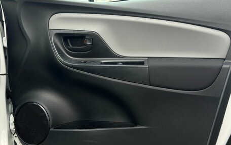 Toyota Yaris III рестайлинг, 2019 год, 1 550 000 рублей, 24 фотография