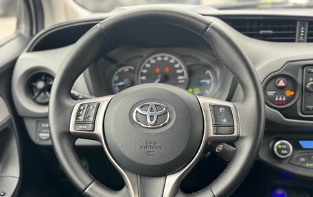 Toyota Yaris III рестайлинг, 2019 год, 1 550 000 рублей, 13 фотография