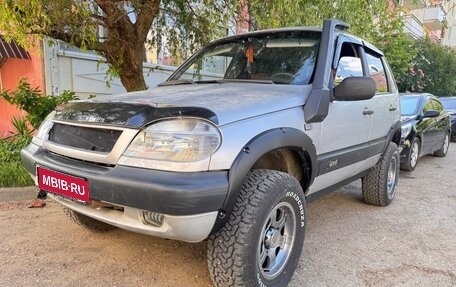 Chevrolet Niva I рестайлинг, 2004 год, 500 000 рублей, 1 фотография