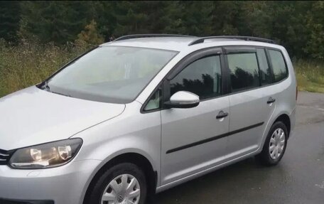 Volkswagen Touran III, 2012 год, 750 000 рублей, 1 фотография