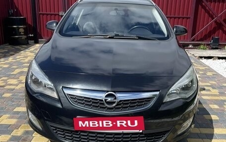 Opel Astra J, 2012 год, 770 000 рублей, 3 фотография