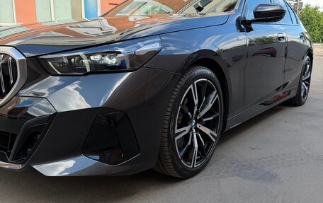 BMW 5 серия, 2023 год, 6 990 000 рублей, 5 фотография