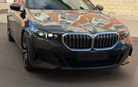 BMW 5 серия, 2023 год, 6 990 000 рублей, 6 фотография