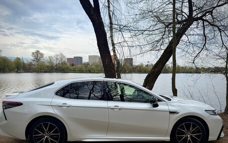 Toyota Camry, 2022 год, 3 800 000 рублей, 8 фотография