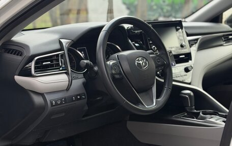 Toyota Camry, 2022 год, 3 800 000 рублей, 11 фотография