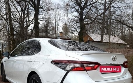 Toyota Camry, 2022 год, 3 800 000 рублей, 7 фотография