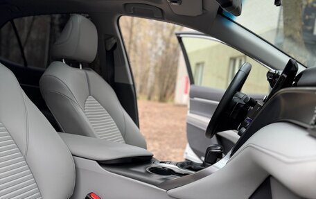 Toyota Camry, 2022 год, 3 800 000 рублей, 19 фотография