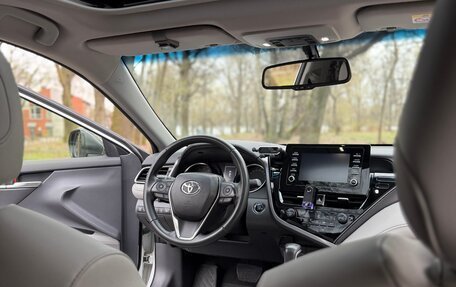 Toyota Camry, 2022 год, 3 800 000 рублей, 13 фотография