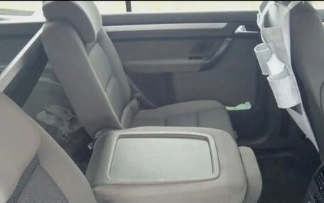 Volkswagen Touran III, 2012 год, 750 000 рублей, 6 фотография