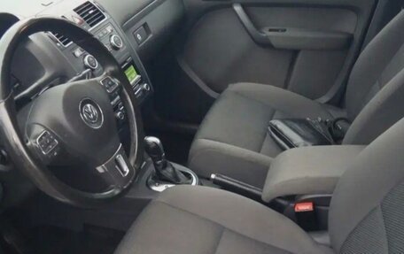 Volkswagen Touran III, 2012 год, 750 000 рублей, 3 фотография