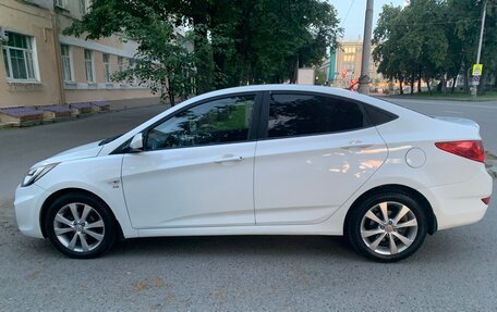 Hyundai Solaris II рестайлинг, 2011 год, 950 000 рублей, 7 фотография