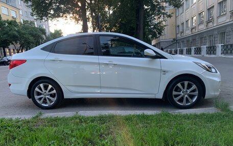 Hyundai Solaris II рестайлинг, 2011 год, 950 000 рублей, 8 фотография