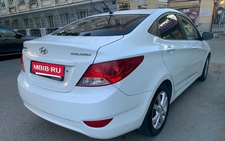 Hyundai Solaris II рестайлинг, 2011 год, 950 000 рублей, 6 фотография