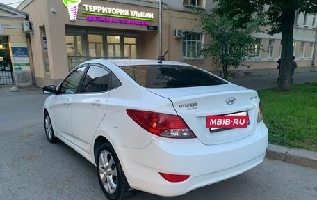 Hyundai Solaris II рестайлинг, 2011 год, 950 000 рублей, 4 фотография