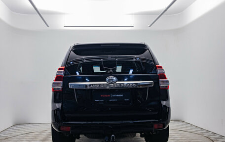 Toyota Land Cruiser Prado 150 рестайлинг 2, 2014 год, 3 290 000 рублей, 6 фотография