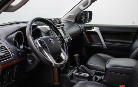 Toyota Land Cruiser Prado 150 рестайлинг 2, 2014 год, 3 290 000 рублей, 11 фотография